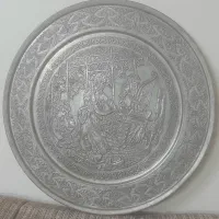 سینی مسی قلمزنی . اثر استاد تقی پشوتن