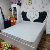 تخت خواب دو نفره با تشک در حد در حد