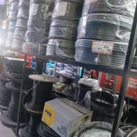 کارگر ساده در فروشگاه یا کارآموز برق
