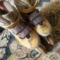 کلاه و کفش اسکیت