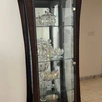 ویترین نو و سالم مناسب جهیزیه جنس چوب|بوفه، ویترین، کنسول|اصفهان, شاه پسند|دیوار