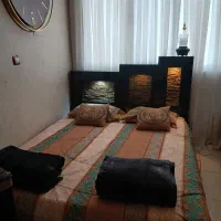 تخت دونفره سالم سالم با تشک و روتختی