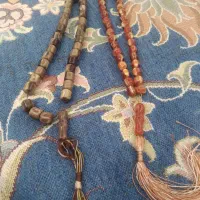 دو تسبیح دارم کذاشتم فروشی