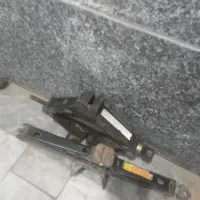 جک و اچار چرخ