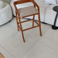 تعدادی صندلی اوپن یا همون صندلی جزیره