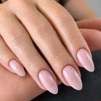 آموزش کاشت ناخن