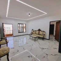 خانم و آقا بدون فرزند برای هتل آپارتمان ساحلی
