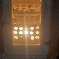 یک دستگاه جوجه کشی ۴۰ تایی دست ساز کار داده