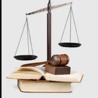 وکیل پایه یک دادگستری با سابقه وکالت زیاد