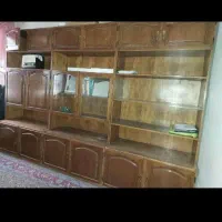 کتابخانه چوبی قدیمی