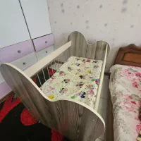 تخت کودک گهواره شو|تخت و صندلی بچه|شیراز, تاچارا|دیوار