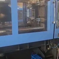 استخدام کارگر وارد به دستگاه تزریق