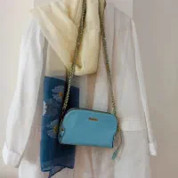 تعدادی لباس زنانه و بچگانه از ۵۰تا۲۰۰