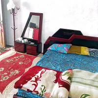 یک-اتاق-با-کلیه-امکانات-رفاهی