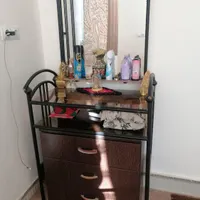 تخت فرفورژه یک نفره به همراه میز ارایش|تخت و سرویس خواب|شیراز, گویم|دیوار