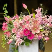 سفارش انواع دسته گل .جایگاه عروس .باکس گل