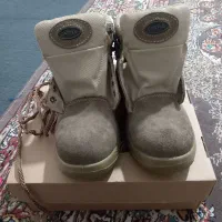 یک جفت کفش ایمنی