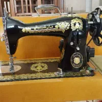 چرخ خیاطی بسیار تمیز...در حد نو پدالی قیمت ۷ و نیم