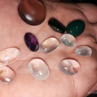 تعدادی نگین انگشتر با تعدادی تسبیح|کلکسیون اشیاء عتیقه|اراک, |دیوار