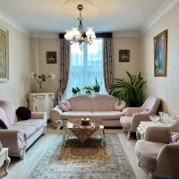 مبلمان ۷ نفره و نهارخوری ۸ نفره در حد نو