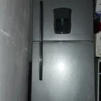 یخچال فریزر  هانیزان. کاملا سالم ۲۴ فوت