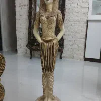 مجسمه زن مصری