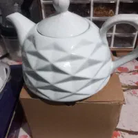قوری چینی و ظرف میوه چینی نو
