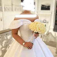 لباس عروس همراه با تور ستش و ژپونش|لباس|تهران, ورزشگاه آزادی|دیوار