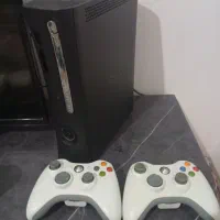 ایکس باکس 360 با دو تا دسته و سه تا دیسک بازی