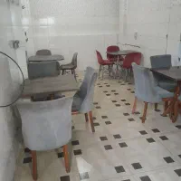 میز و صندلی هم فلزی هم چوبی