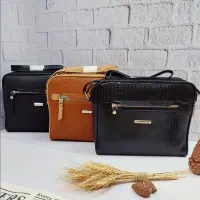 کیف روز زن/مادر|کیف، کفش، کمربند|کاشان, میدان کهنه|دیوار