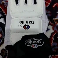 وسایل تکمیل تکواندو کامل با تجهیزاته کاملا سالم