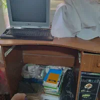 کامپیوتر با لوازمش