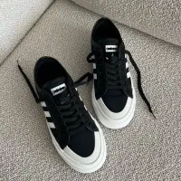 کتونی|کیف، کفش، کمربند|ساوه, |دیوار