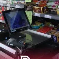 نیروی صندوق دار خانم و چیدمان آقا