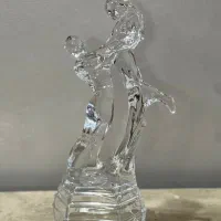 مجسمه کریستال