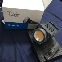 ویدئولایت، سه‌پایه نور، سه‌پایه گوشی و سافت‌باکس