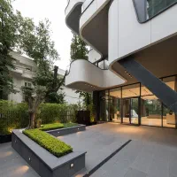 زعفرانیه / ۲۷۰ متر سند اداری / نوساز / ۶ پارکینگ