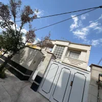 منزل ۲۰۰ متریدرب از حیاط مجزا