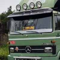 راننده بنز خاور