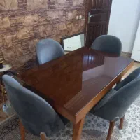 میز غذا خوری و کمد دو در