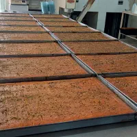 کار در کارگاه قنادی