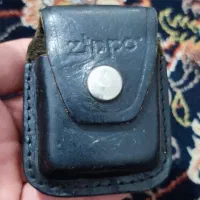 فندک زیپو قدیمی. همراه با کیف