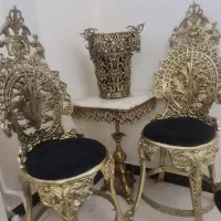 میز و صندلی و سطل آشغال برنز