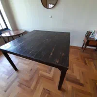 میز قدیمی تمام چوب مربع
