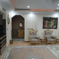 منزل دربست ا خوابه. دارای پارکینگ و حیاط.