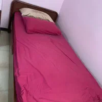 تخت یک نفره با تشک خیلی خوب