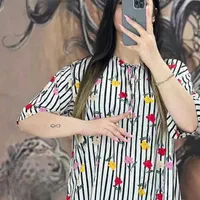 عمده و خرده به علت جمع آوری  (نقد و چک معتبر)|لباس|مرند, |دیوار