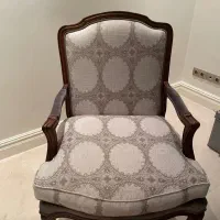 مبل تک نفره چوب وپارچه