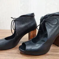 کفش پاشنه بلند چرم طبیعی سایز ۳۸-۳۹